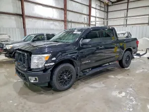 Nissan Titan S 5.6L 8 2017