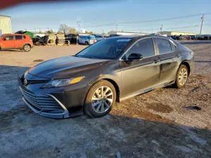 Toyota Camry LE 2.5L 4 2024