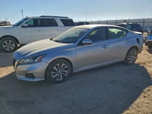 Nissan Altima S 2.5L 4 2020