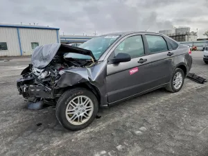 Ford Focus SE 2.0L 4 2011