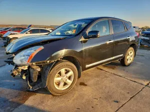 Nissan Rogue S 2.5L 4 2013