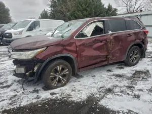 Toyota Highlander LE 3.5L 6 2017