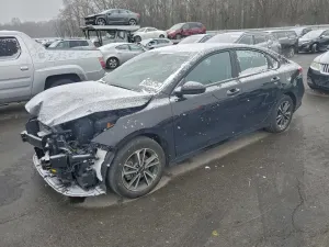Kia Cerato / Forte / K3 LX 2 L 4 2023