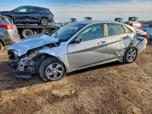 Hyundai Elantra SE 2.0L 4 2021