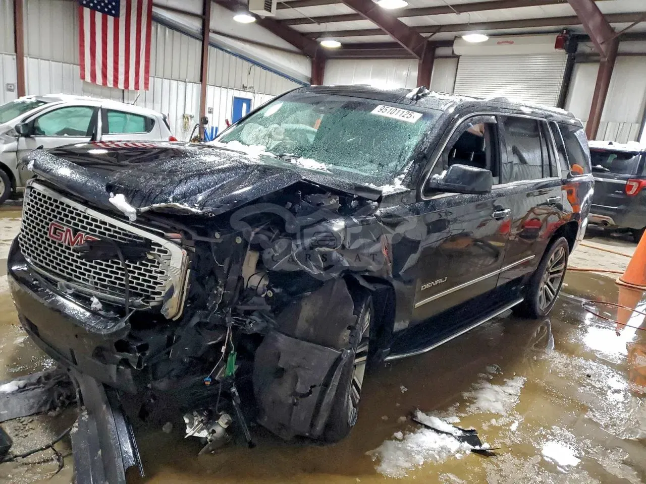 GMC Yukon DENALI 6.2L 8 2017