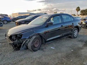 Volkswagen Jetta BASE 2.0L 4 2014