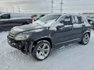 Volkswagen Tiguan S 2.0L 4 2015
