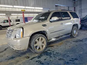 Cadillac Escalade LUXURY 6.2L 8 2012