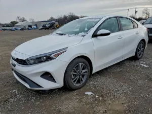 Kia Cerato / Forte / K3 LX 2 L 4 2023