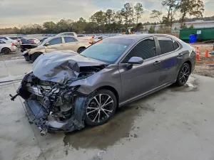 Toyota Camry SE 2.5L 4 2020