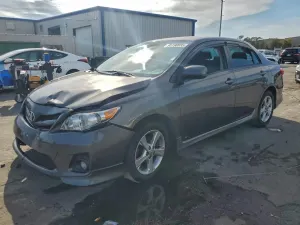 Toyota Corolla BASE 1.8L 4 2013