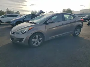 Hyundai Elantra GLS 1.8L 4 2013