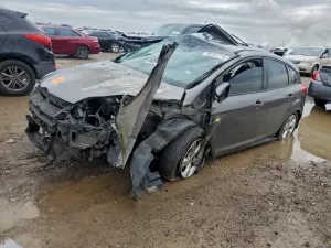 Ford Focus SE 2.0L 4 2014