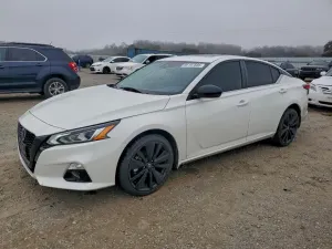 Nissan Altima SR 2.5L 4 2022