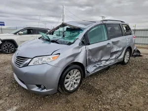 Toyota Sienna XLE 3.5L 6 2012