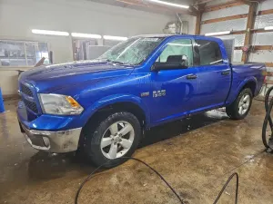 RAM 1500 SLT 5.7L 8 2015