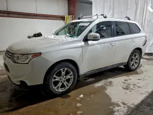 Mitsubishi Outlander SE 2.4L 4 2014
