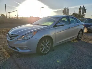 Hyundai Sonata SE 2.4L 4 2013