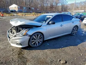 Nissan Altima SR 2.5L 4 2020