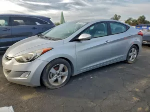 Hyundai Elantra GLS 1.8L 4 2013