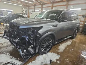 Infiniti QX80 LUXE 5.6L 8 2021