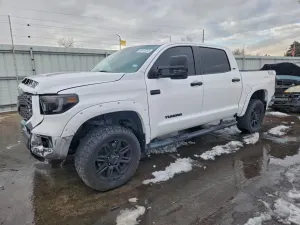 Toyota Tundra CREWMAX SR5 5.7L 8 2020