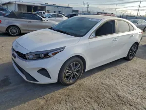 Kia Cerato / Forte / K3 LX 2.0L 4 2023