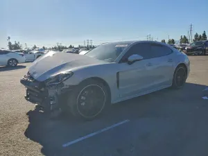 Porsche Panamera 4 3.0L 6 2018