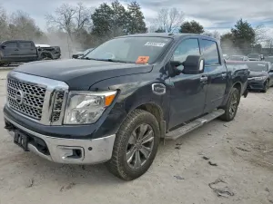 Nissan Titan SV 5.6L 8 2017