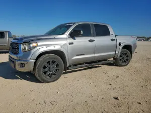 Toyota Tundra CREWMAX SR5 5.7L 8 2020