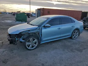 Volkswagen Passat SEL 2.0L 4 2012