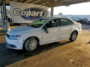 Volkswagen Jetta BASE 2.0L 4 2013