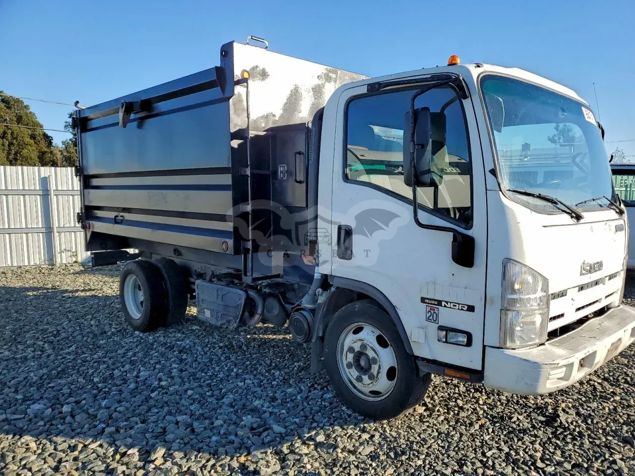 Isuzu NQR 5.2L 4 2015