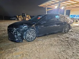 Toyota Camry XLE 2.5L 4 2024