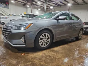 Hyundai Elantra SE 2.0L 4 2019