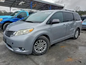 Toyota Sienna XLE 3.5L 6 2011