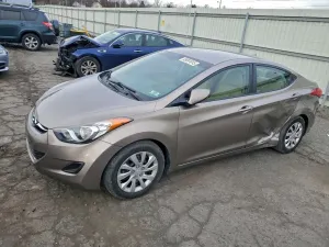 Hyundai Elantra GLS 1.8L 4 2013