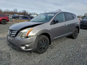 Nissan Rogue S 2.5L 4 2013