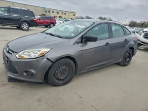 Ford Focus S 2.0L 4 2013