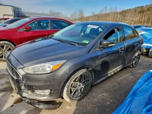 Ford Focus SE 2.0L 4 2016