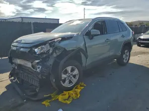 Toyota Rav4 XLE 2.5L 4 2019