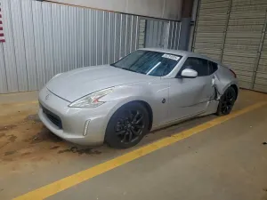 Nissan 370z BASE 3.7L 6 2015