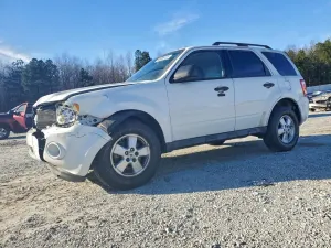 Ford Escape XLT 3.0L 6 2010