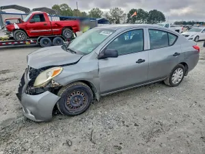 Nissan Versa S 1.6L 4 2013