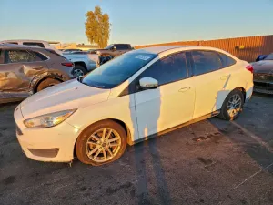 Ford Focus SE 2.0L 4 2016