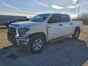 Toyota Tundra CREWMAX SR5 5.7L 8 2019