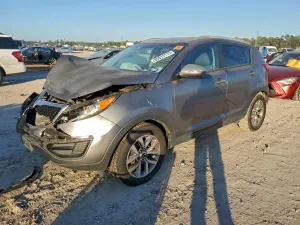 Kia Sportage LX 2.4L 4 2015