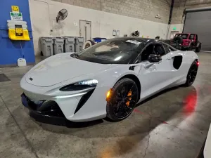 McLaren Artura 3.0L 6 2025