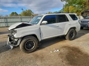 Toyota 4Runner SR5 4.0L 6 2019