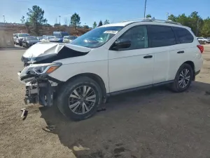 Nissan Pathfinder S 3.5L 6 2020
